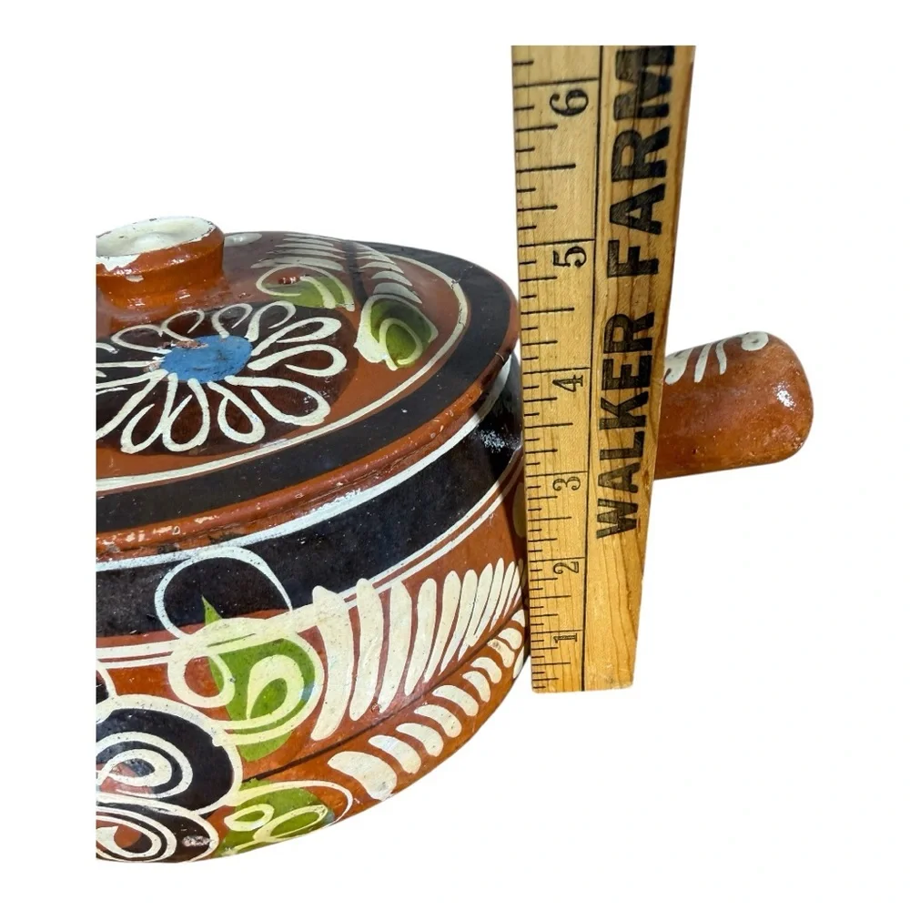 Hand-Painted Mexican Pottery Pot with Lid‎